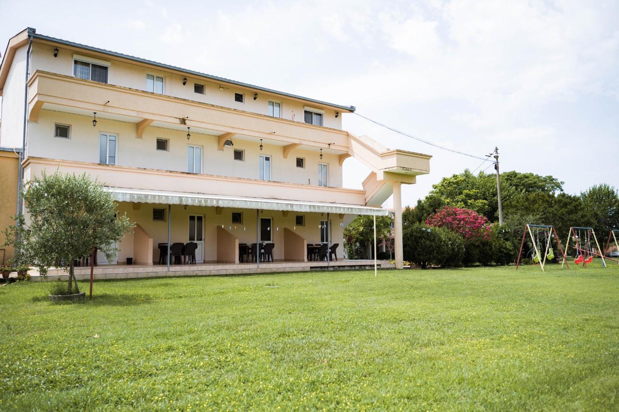 Apartments Rudaj 울친 외부 사진