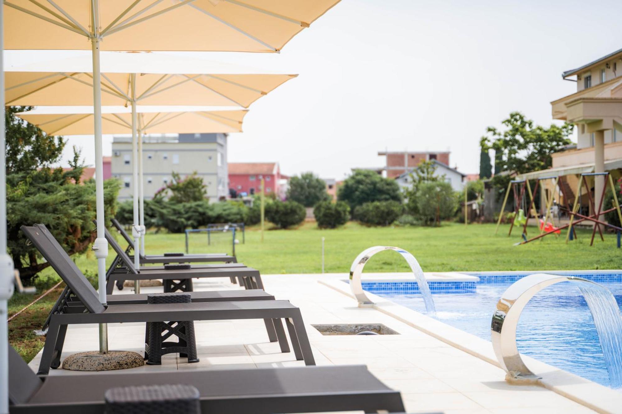 Apartments Rudaj 울친 외부 사진